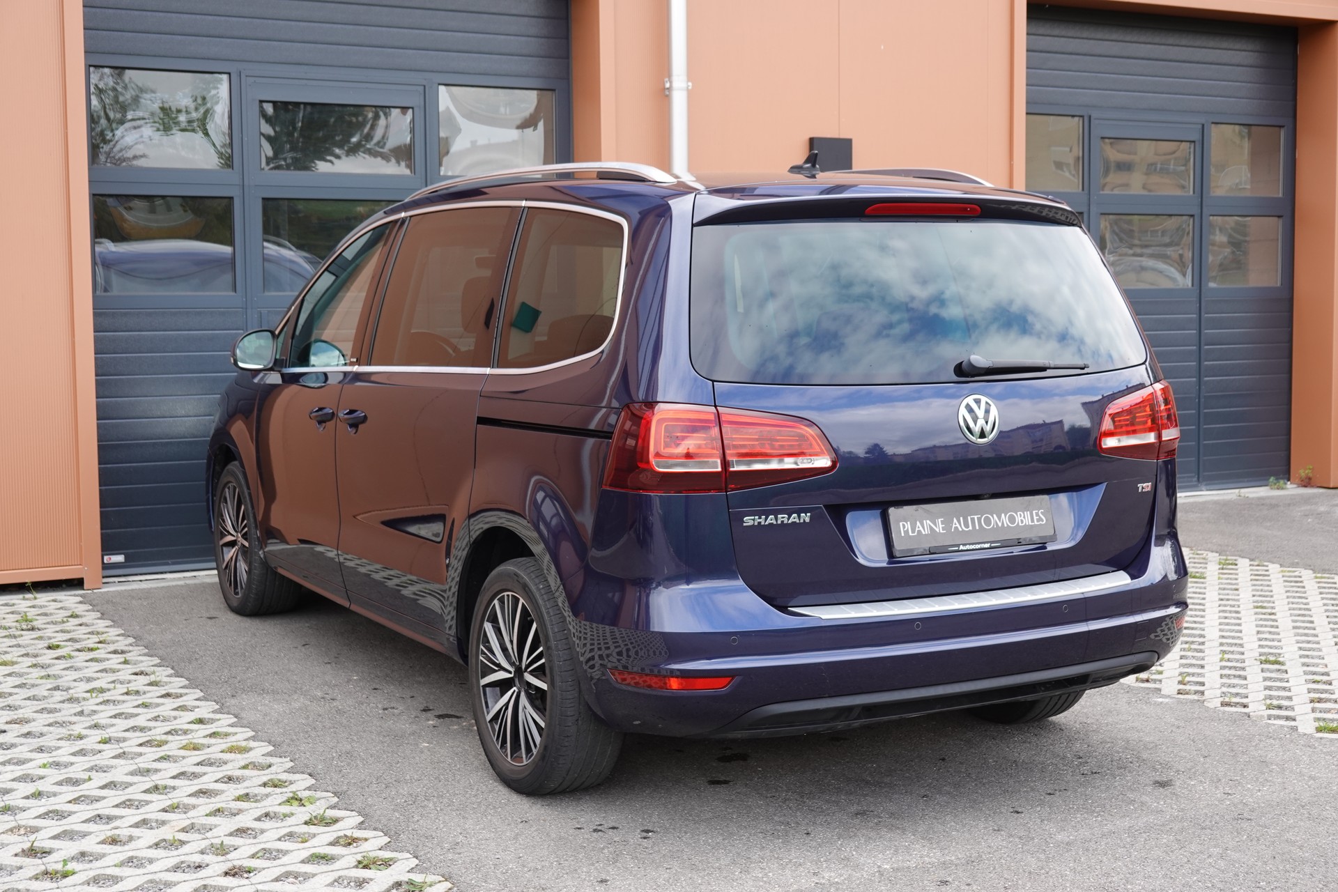 VW Sharan 1.4 TSI Allstar * Véhicule CH * 7 Places * 8 Roues complètes * Clime sieges arriere * Tempomat *-image-9
