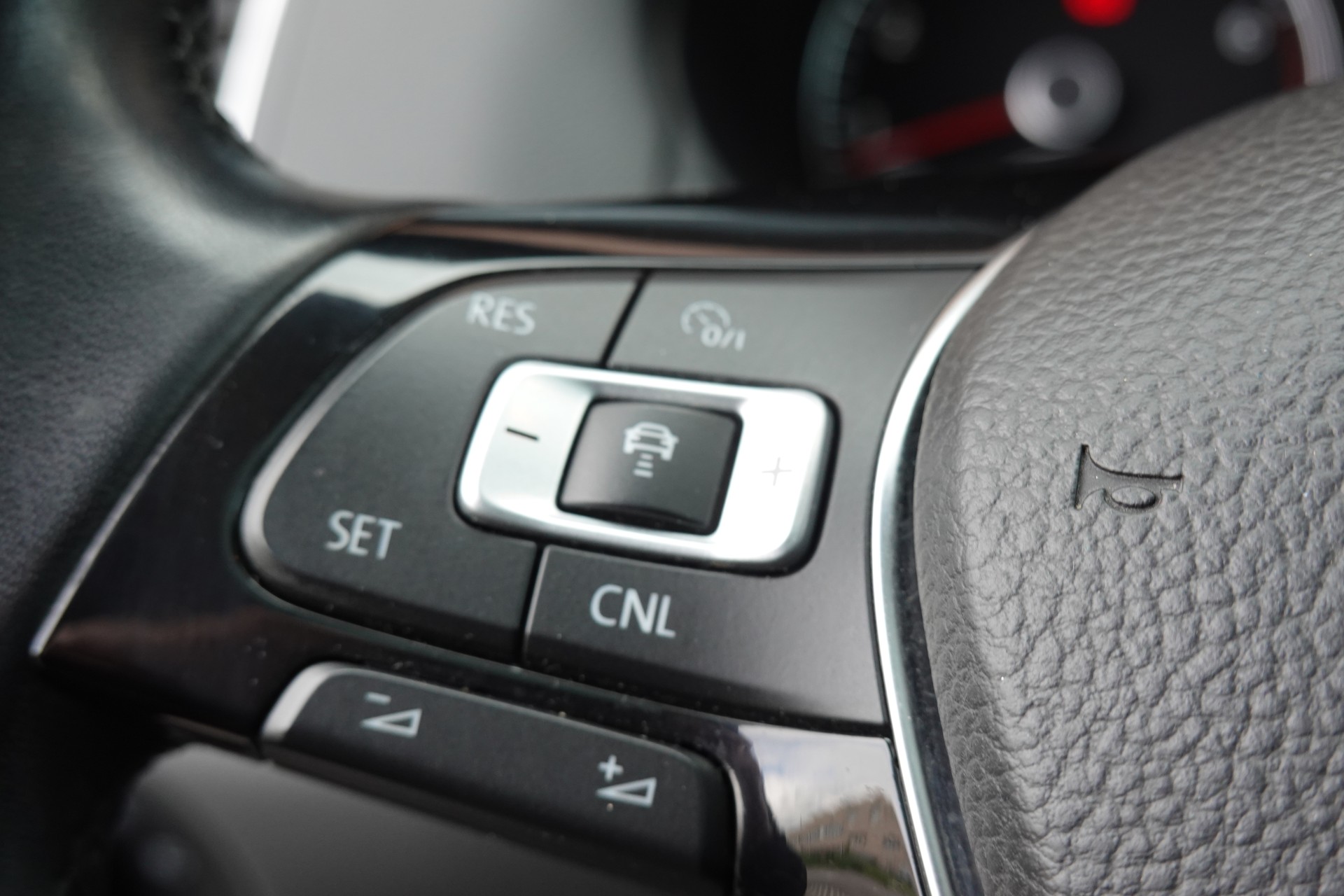 VW Sharan 1.4 TSI Allstar * Véhicule CH * 7 Places * 8 Roues complètes * Clime sieges arriere * Tempomat *-image-12