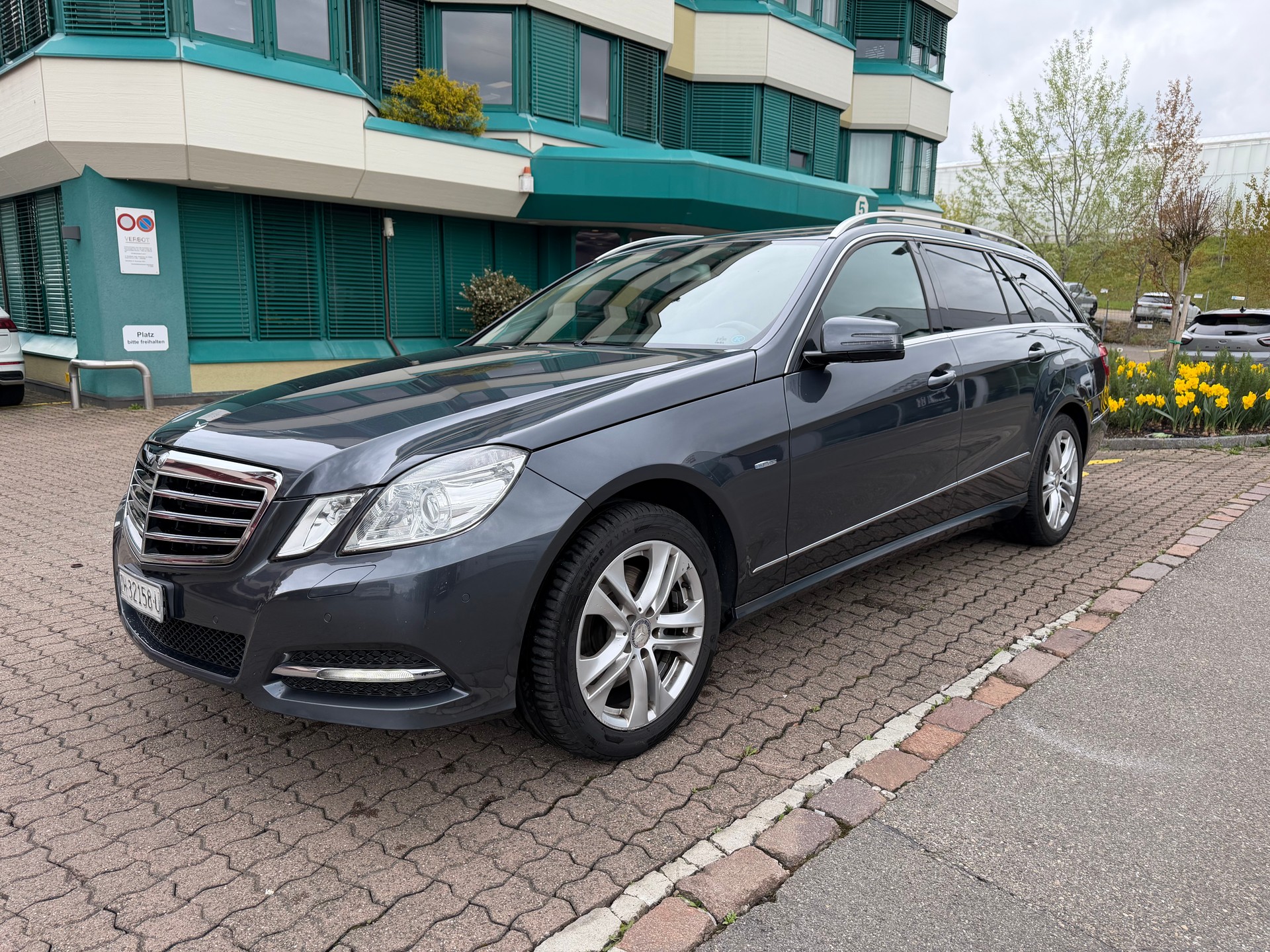 MERCEDES-BENZ E 250 CDI BlueEff. Avantgarde 4Matic 7G-Tronic-image-2