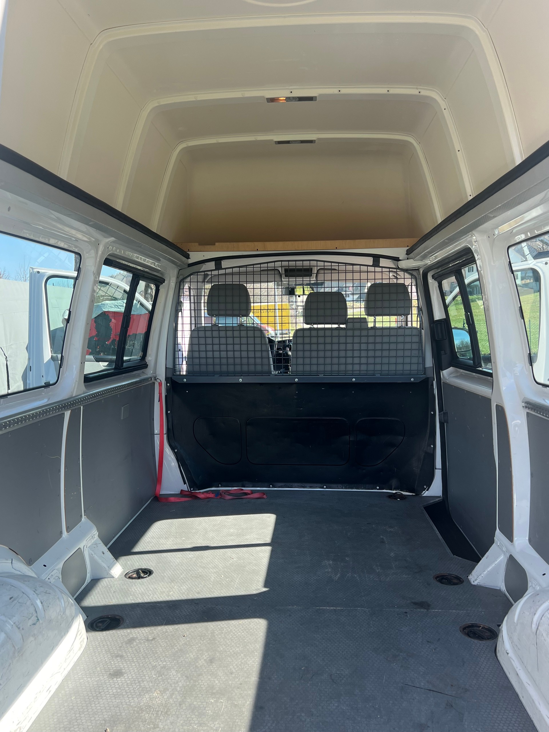 VW T5 2.0 HOCHDACH TDI BMT DSG-image-13