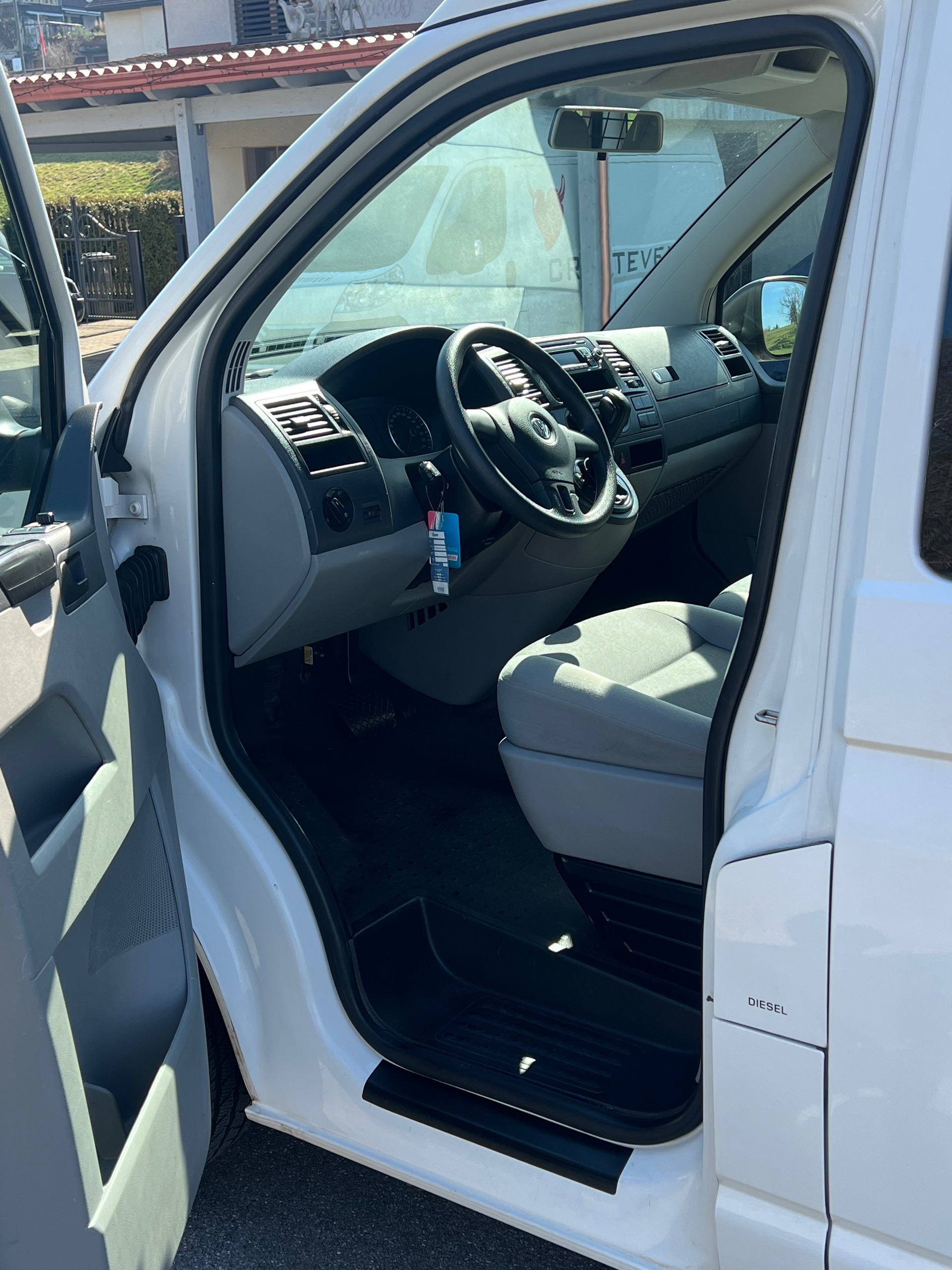 VW T5 2.0 HOCHDACH TDI BMT DSG-image-6