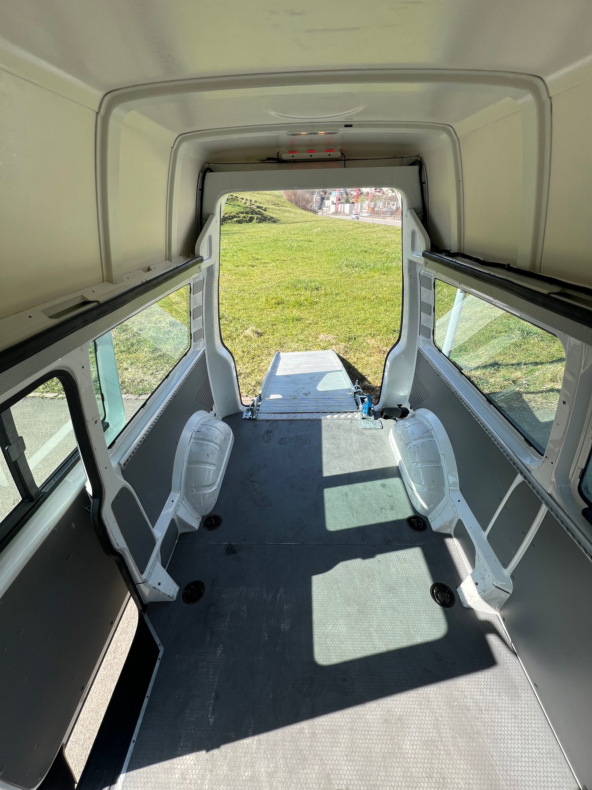 VW T5 2.0 HOCHDACH TDI BMT DSG-image-14