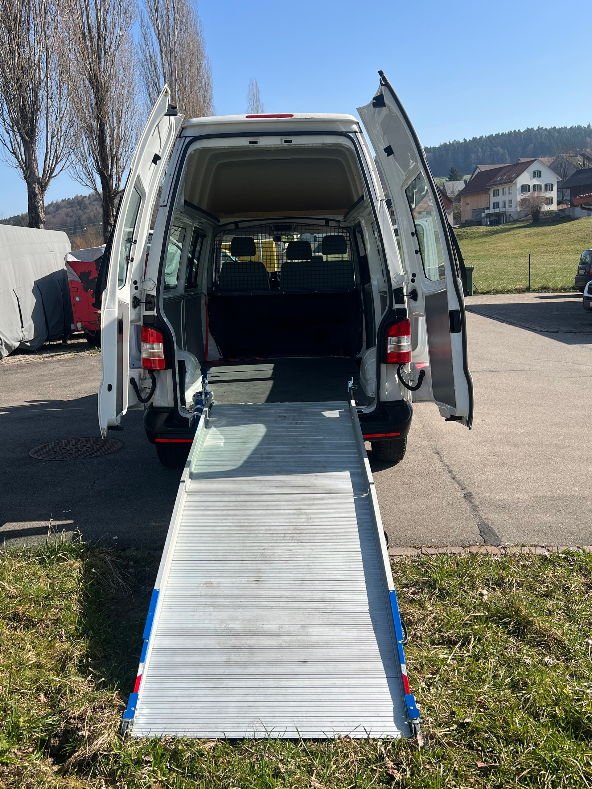 VW T5 2.0 HOCHDACH TDI BMT DSG-image-12