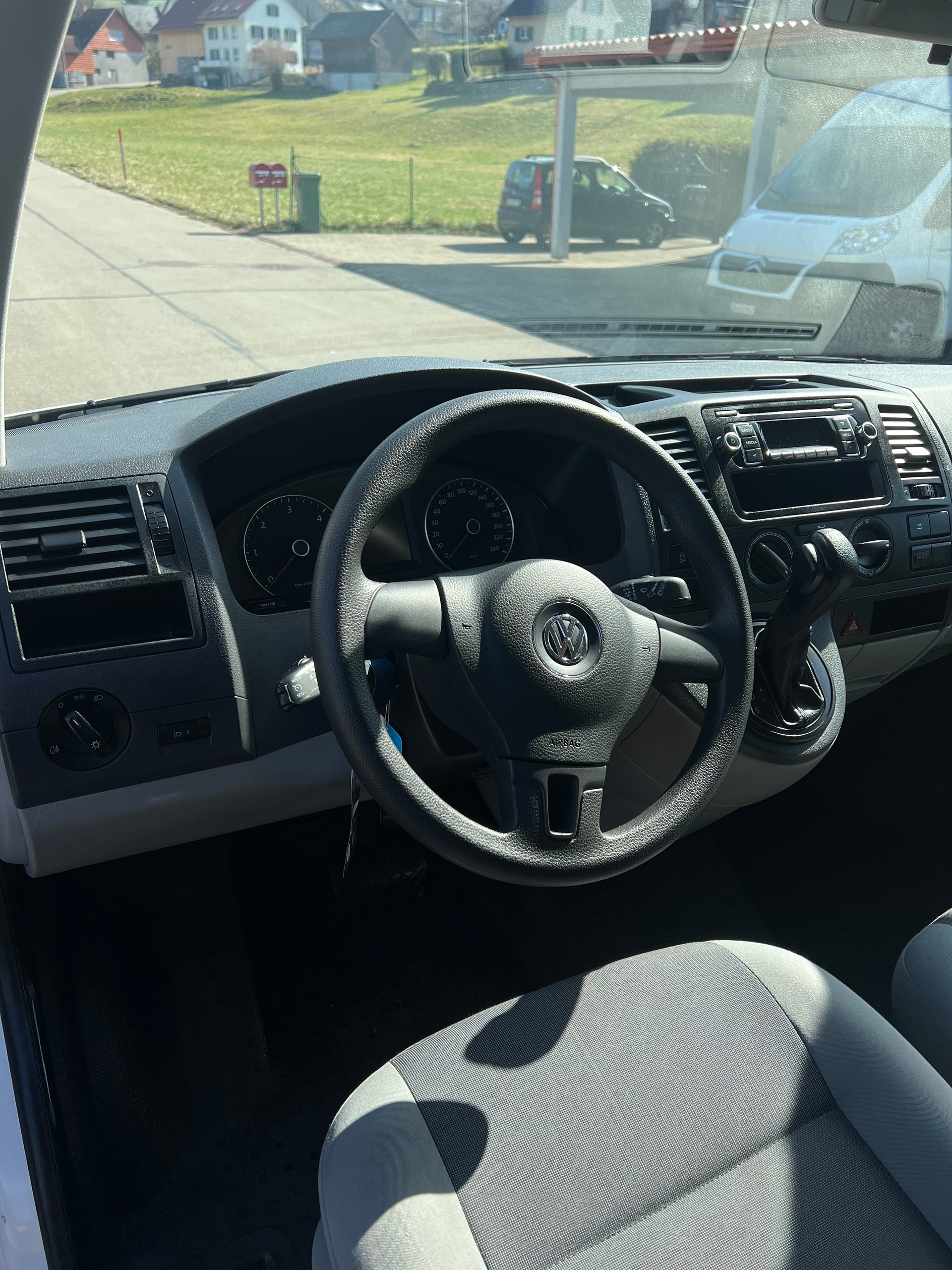 VW T5 2.0 HOCHDACH TDI BMT DSG-image-7