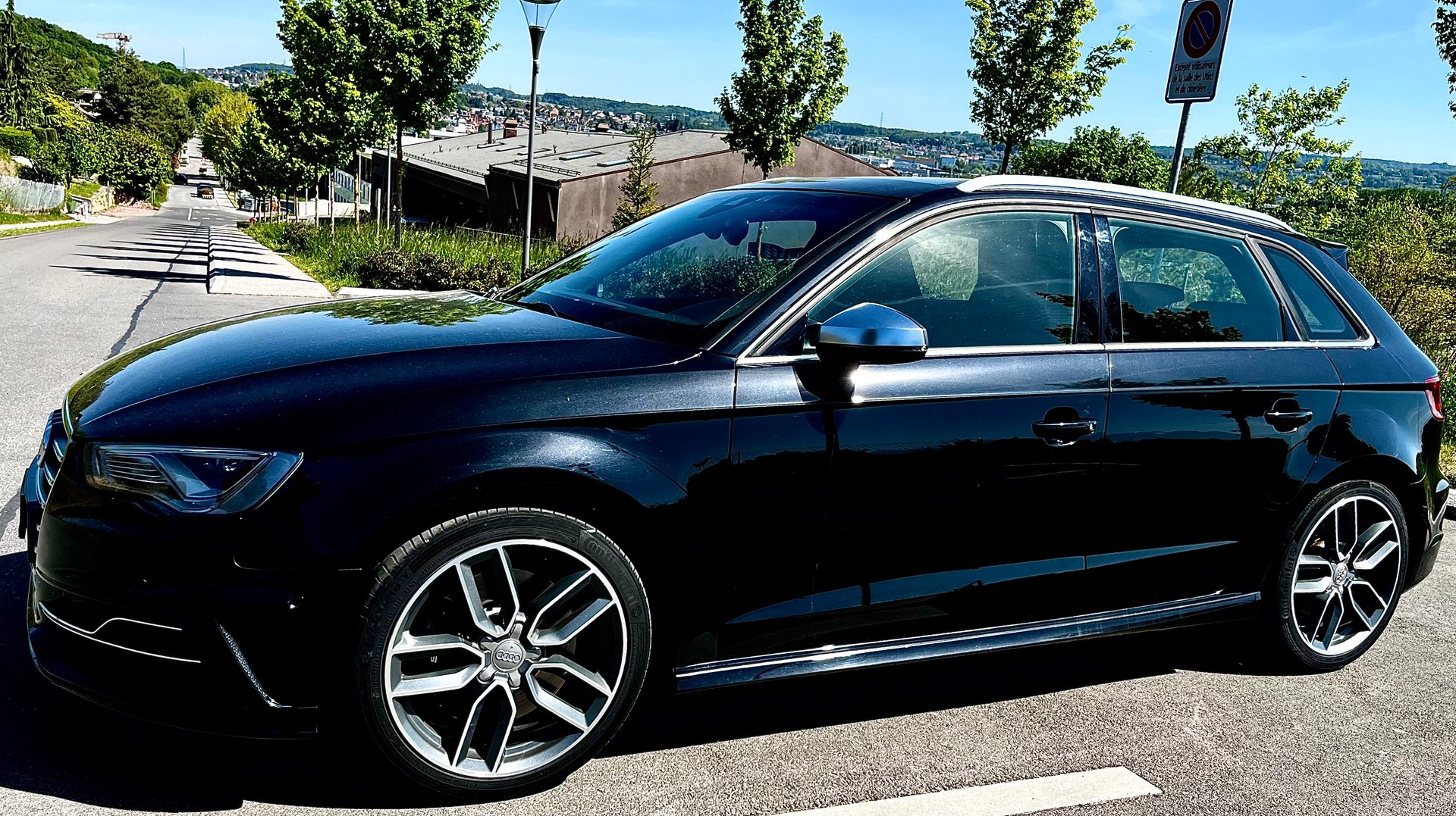 AUDI S3 Sportback 2.0 TFSI quattro S-tronic-showroom-element-3
