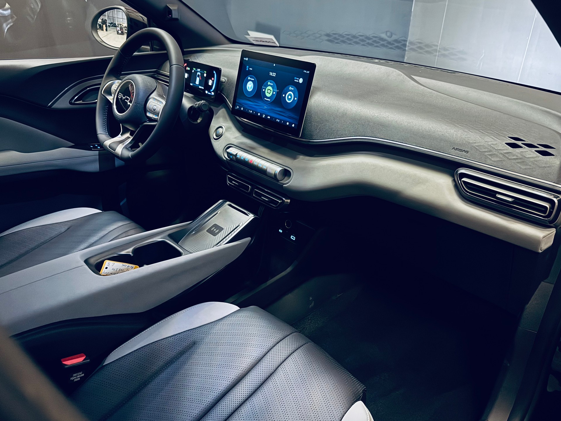 BYD Dolphin Surf 43 kWh Comfort-image-17