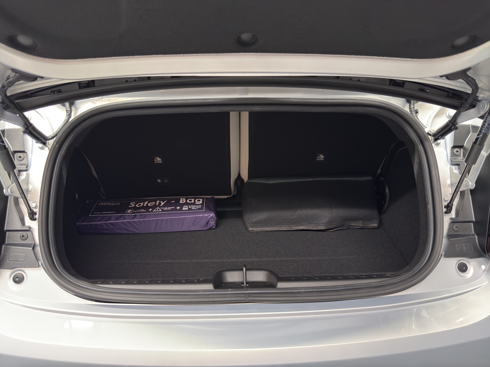 FIAT 500 Cabrio 1.0 Hybrid La Prima-image-9