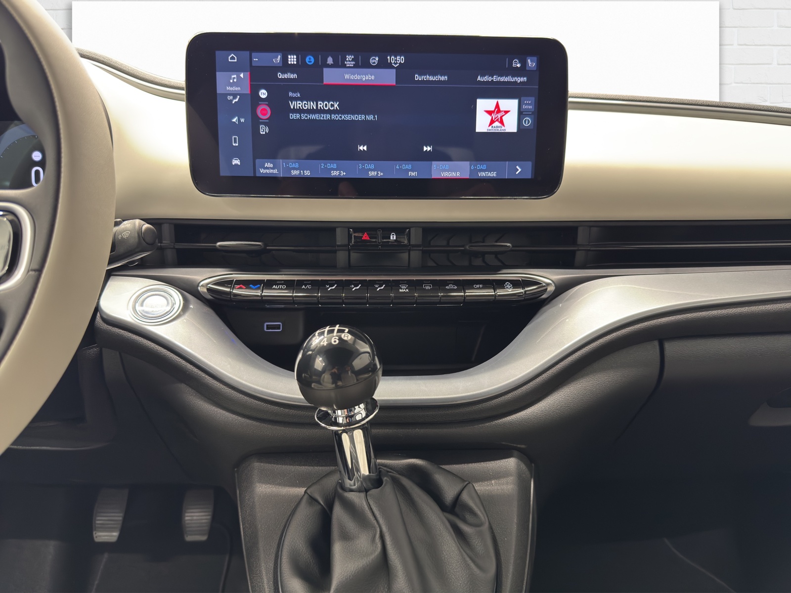FIAT 500 Cabrio 1.0 Hybrid La Prima-image-8