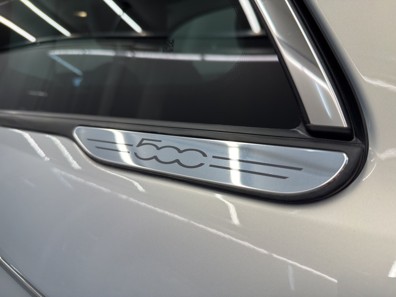 FIAT 500 Cabrio 1.0 Hybrid La Prima-image-14