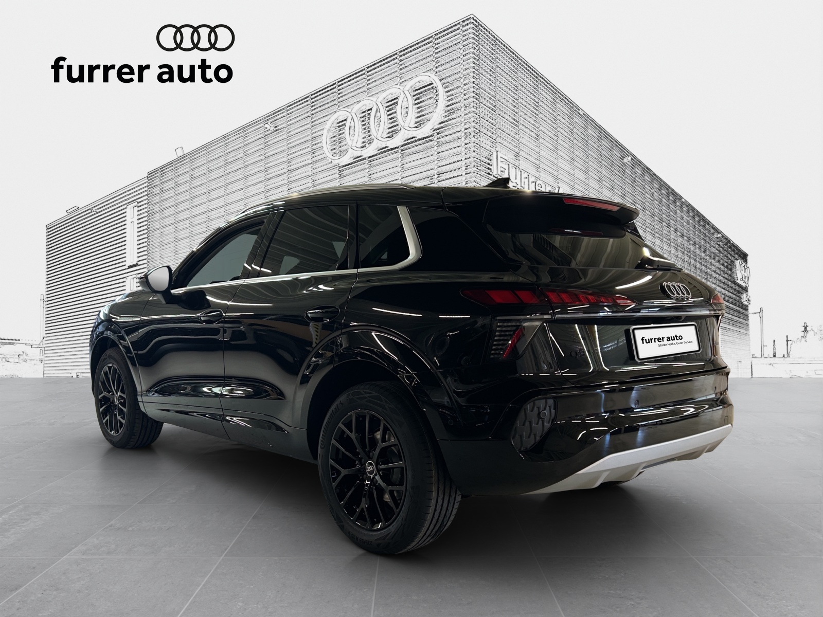 AUDI Q3 SUV TDI quattro 142 kW S tronic-image-2