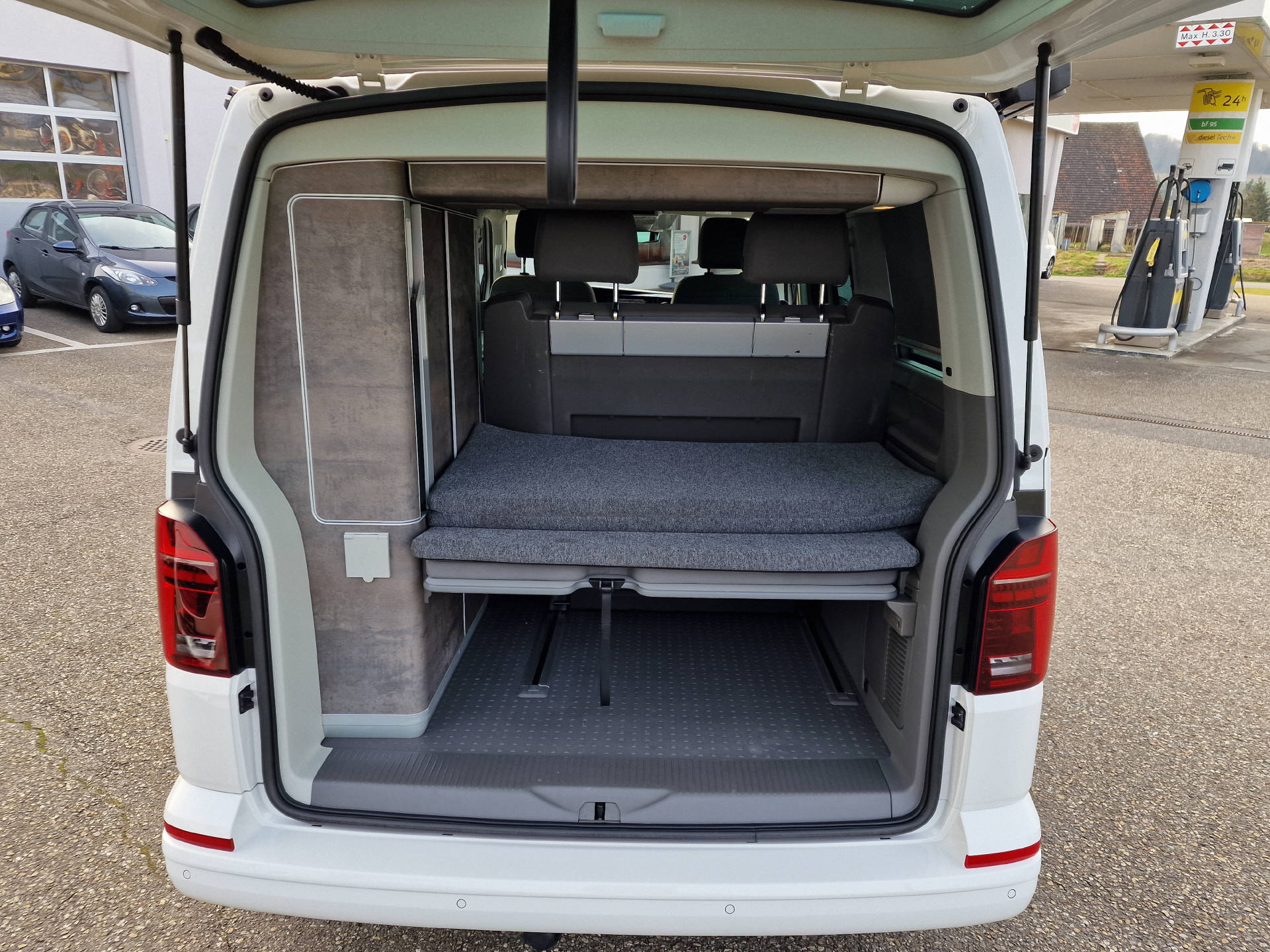 VW T6.1 California 2.0 TDI Ocean Last Edition DSG-image-8