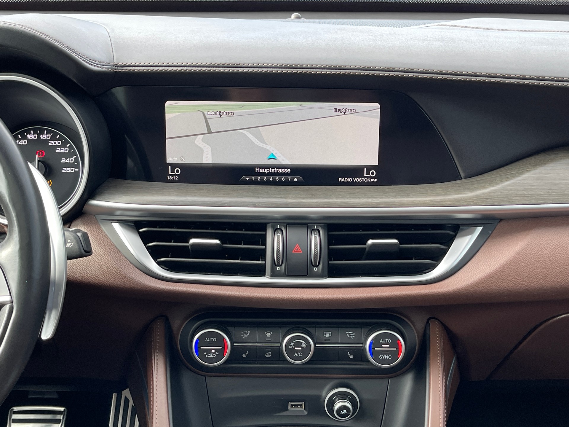 ALFA ROMEO Stelvio 2.0 TI Q4 Automatic-image-9
