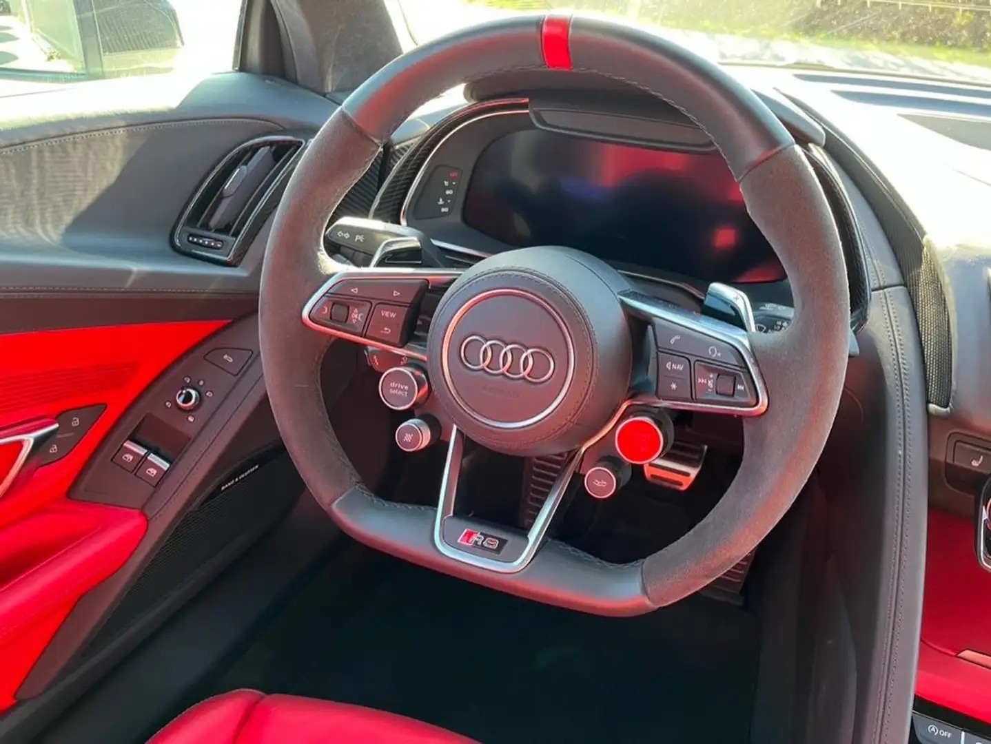AUDI 5.2 FSI V10 performance quattro S-Tronic-image-4