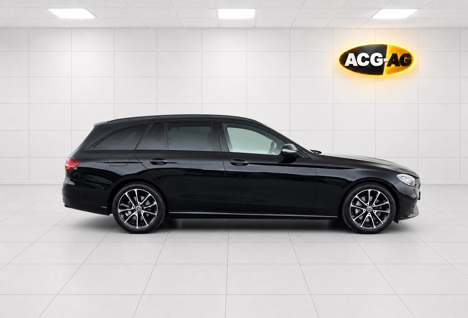 MERCEDES-BENZ E 220 d T 4Matic 9G-Tronic ** Gr-Navi ** RF-Kamera ** Sitzheizung ** PDC V+H ** Totwinkel-Assistent ** Frisch Ab MFK & Service-image-3