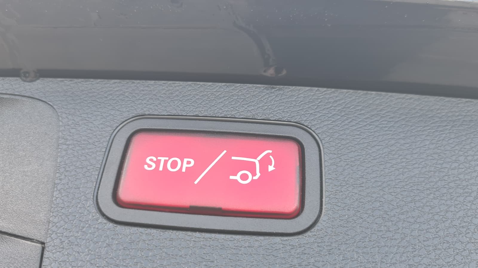 MERCEDES-BENZ E 220 d T 4Matic 9G-Tronic ** Gr-Navi ** RF-Kamera ** Sitzheizung ** PDC V+H ** Totwinkel-Assistent ** Frisch Ab MFK & Service-image-7