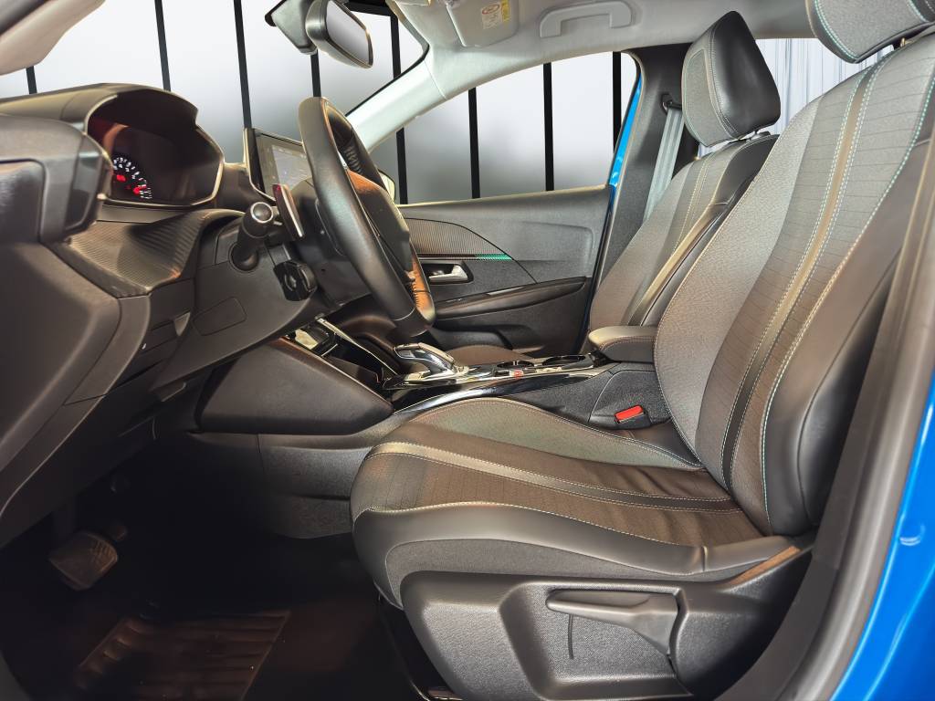 PEUGEOT 208 1.2 PureTech Allure EAT8-image-7