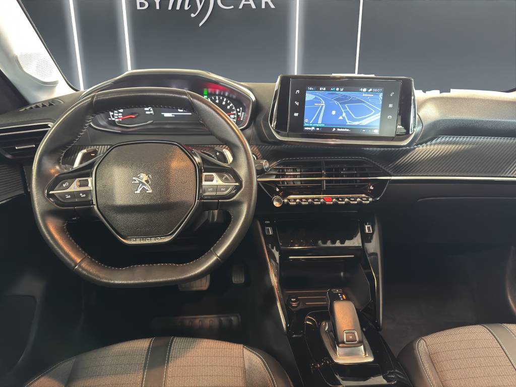 PEUGEOT 208 1.2 PureTech Allure EAT8-image-5