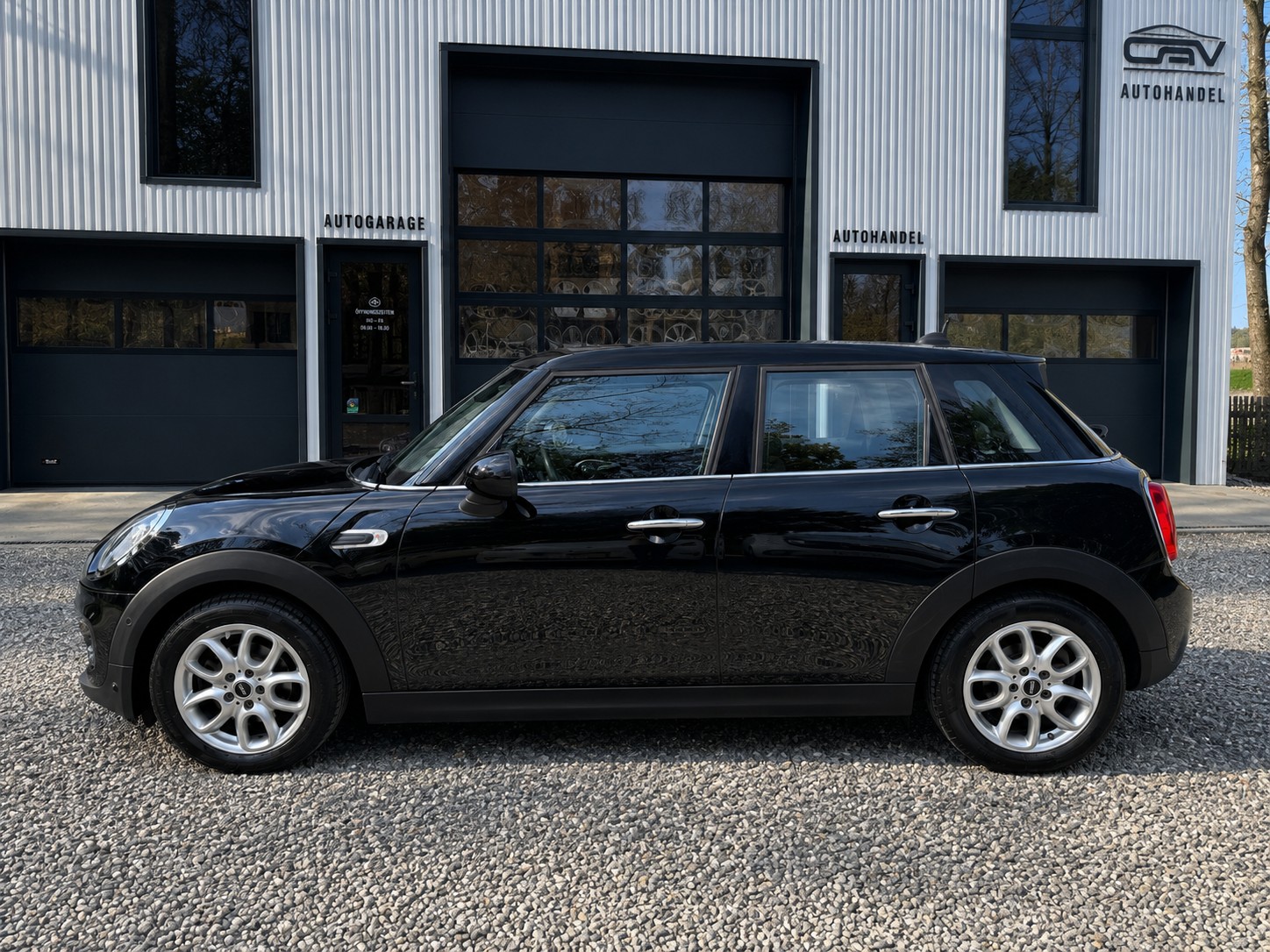 MINI Cooper Steptronic-image-2