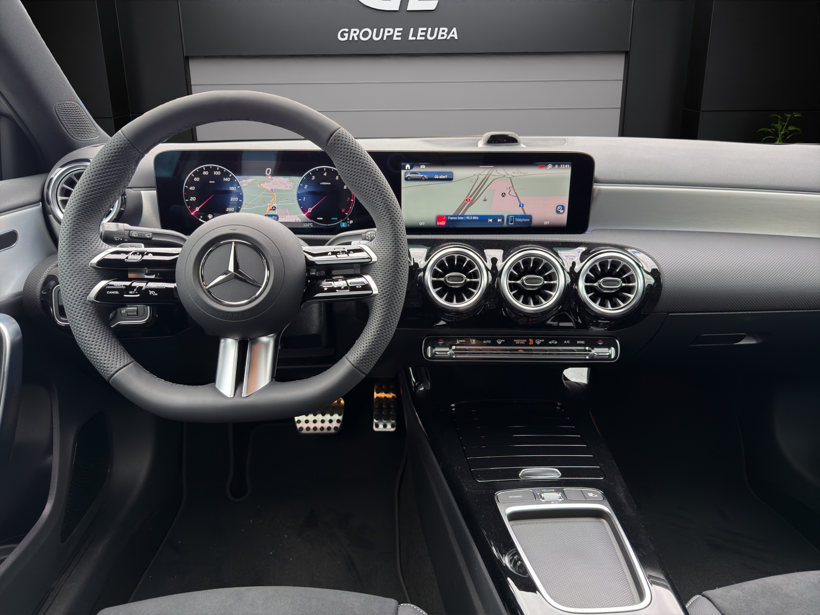 Image MERCEDES-BENZ A-200 A 200 Night Star 7G-DCT