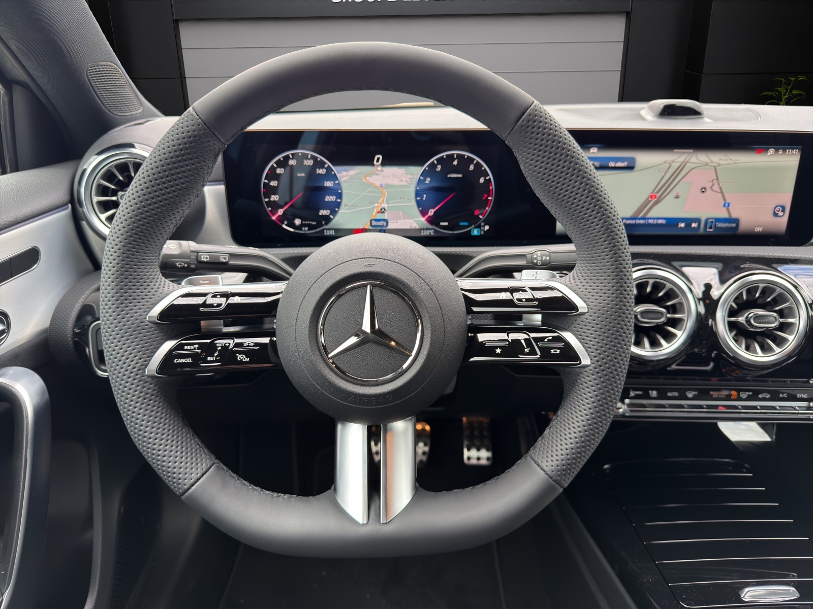 Image MERCEDES-BENZ A-200 A 200 Night Star 7G-DCT