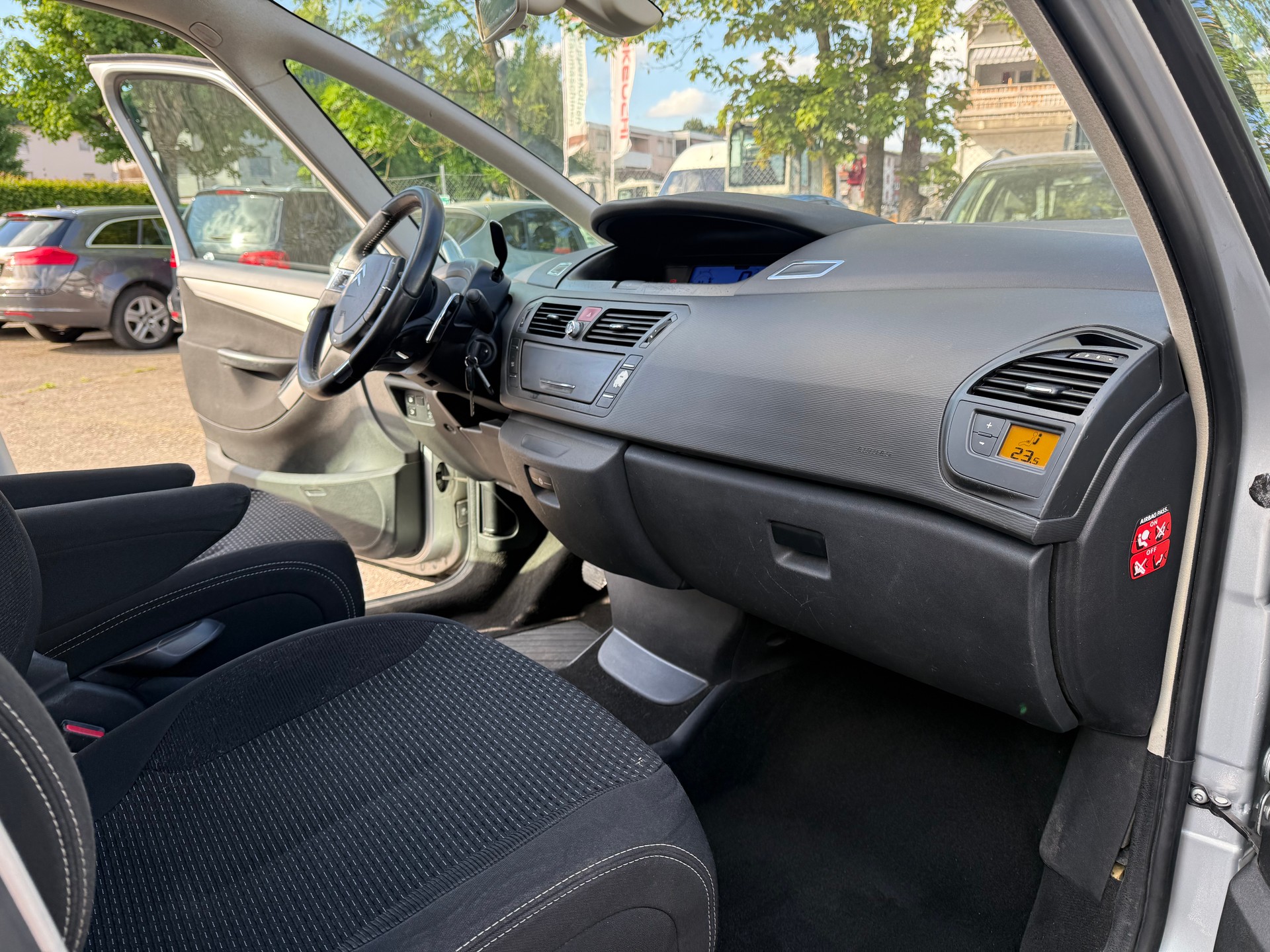CITROEN C4 Picasso 1.6 HDI 16V Dynamique BMP6-image-6