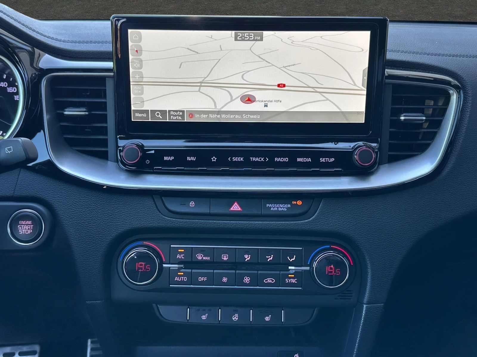 KIA ProCeed 1.5 T-GDi MHEV GT-Line DCT-image-9