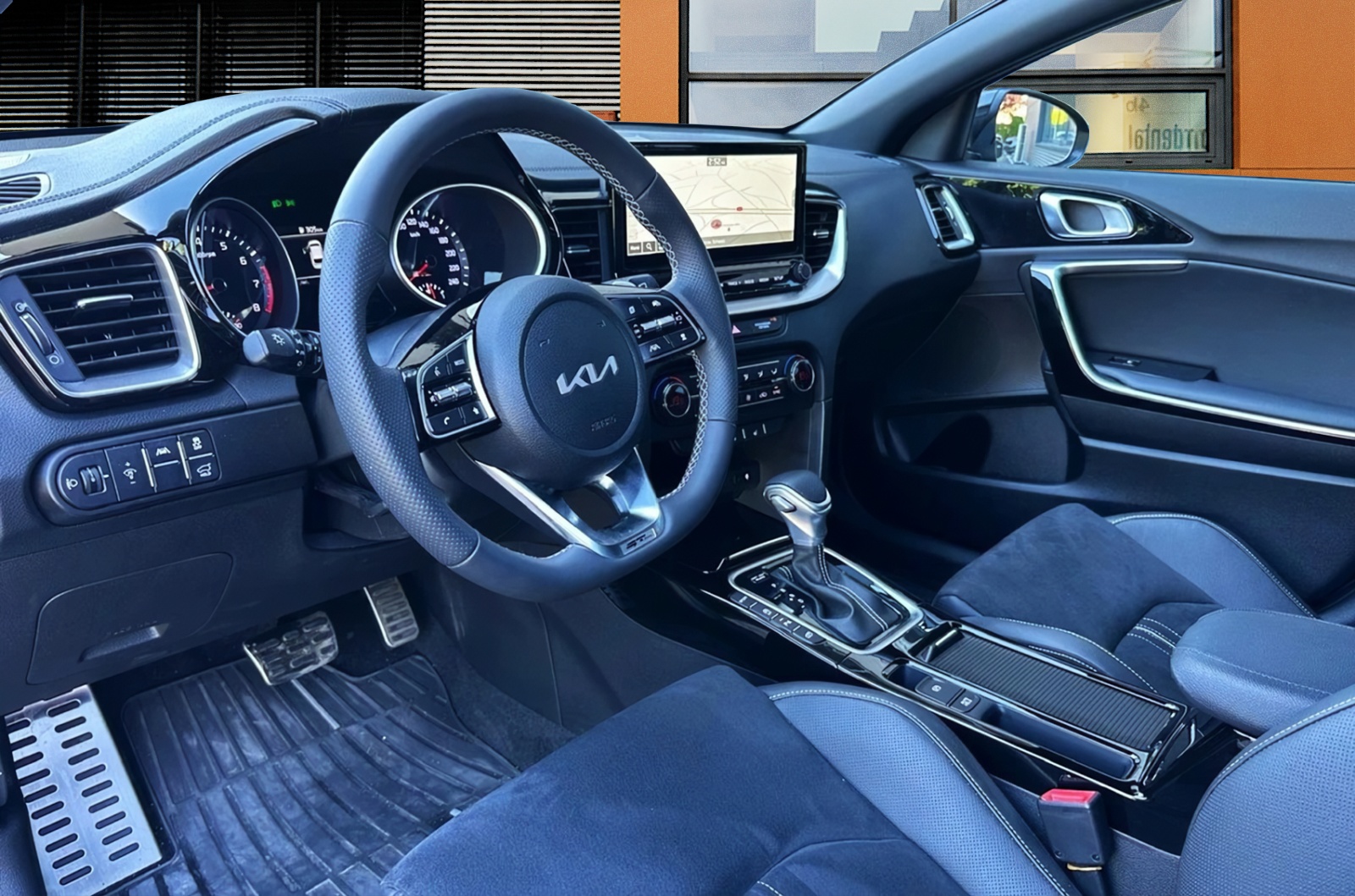 KIA ProCeed 1.5 T-GDi MHEV GT-Line DCT-image-6