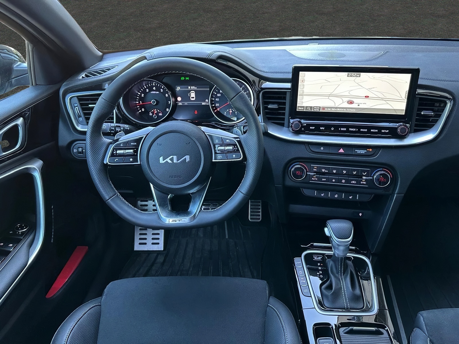 KIA ProCeed 1.5 T-GDi MHEV GT-Line DCT-image-10