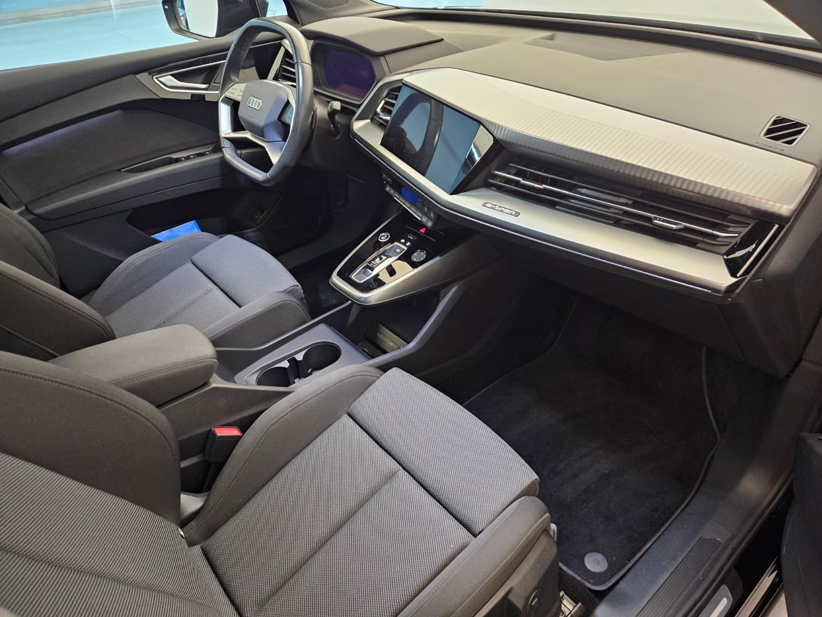 AUDI Q4 Sportback e-tron 45 quattro-image-11