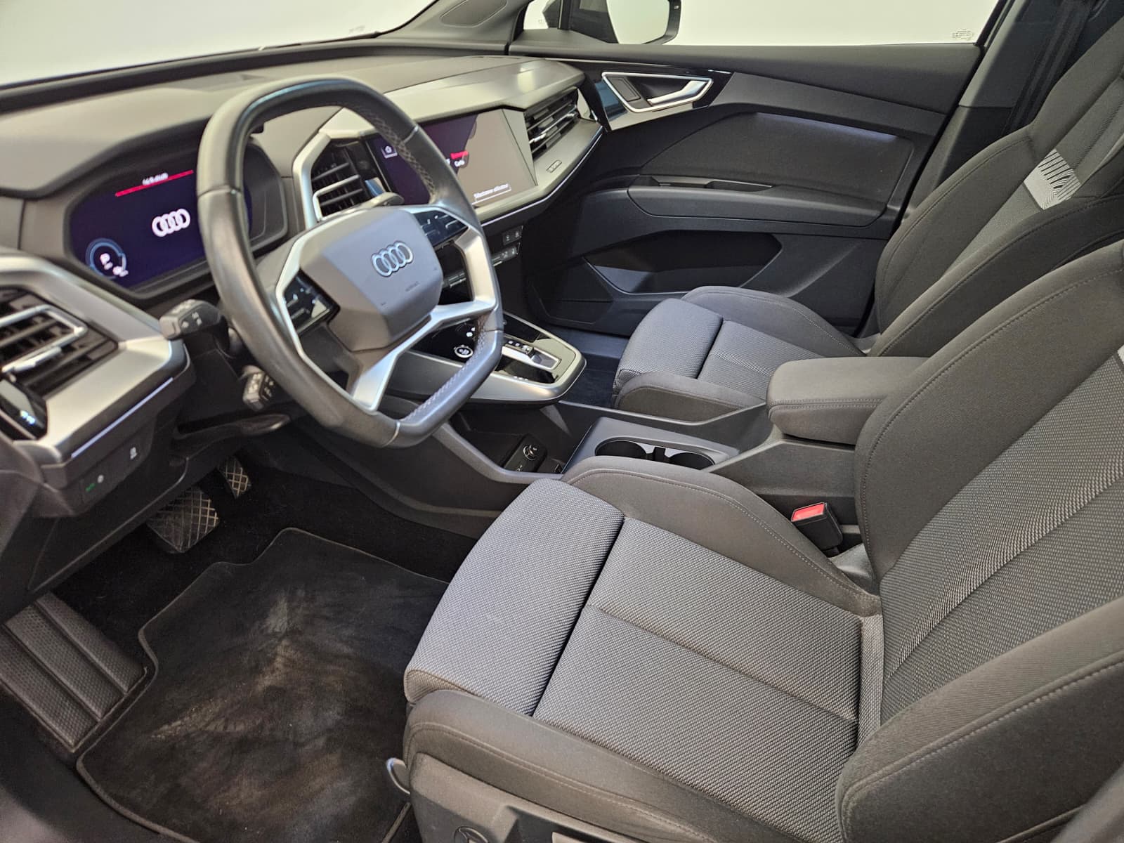 AUDI Q4 Sportback e-tron 45 quattro-image-10