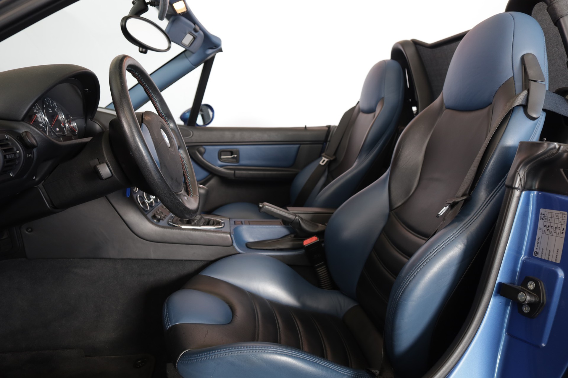 BMW M Roadster-showroom-element-3
