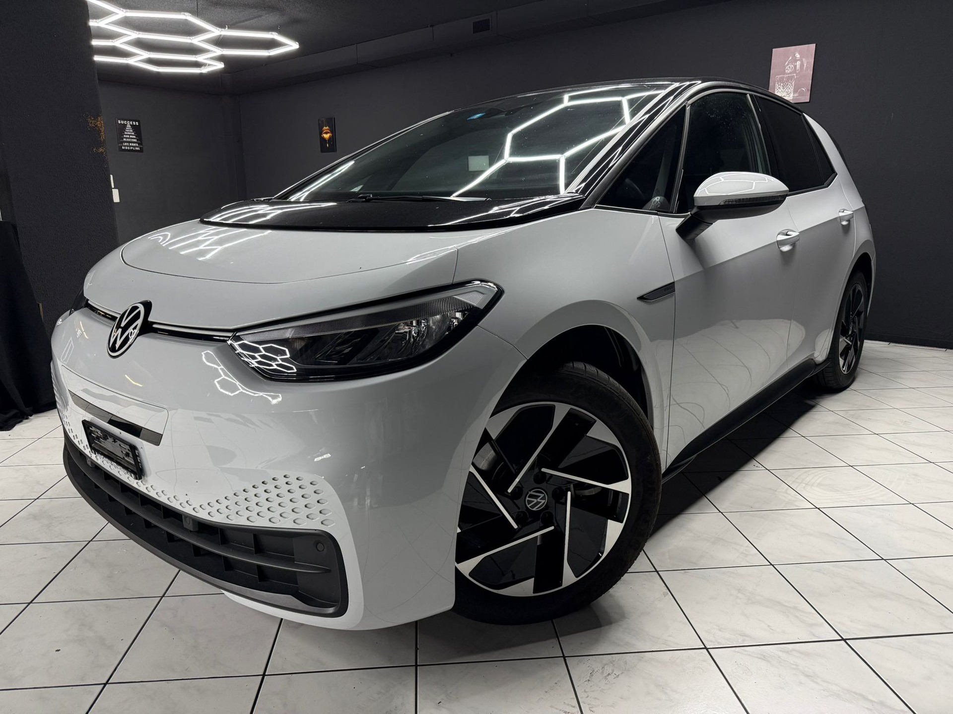 VW ID.3 Pro Performance 58 kWh 75 Edition-showroom-element-1