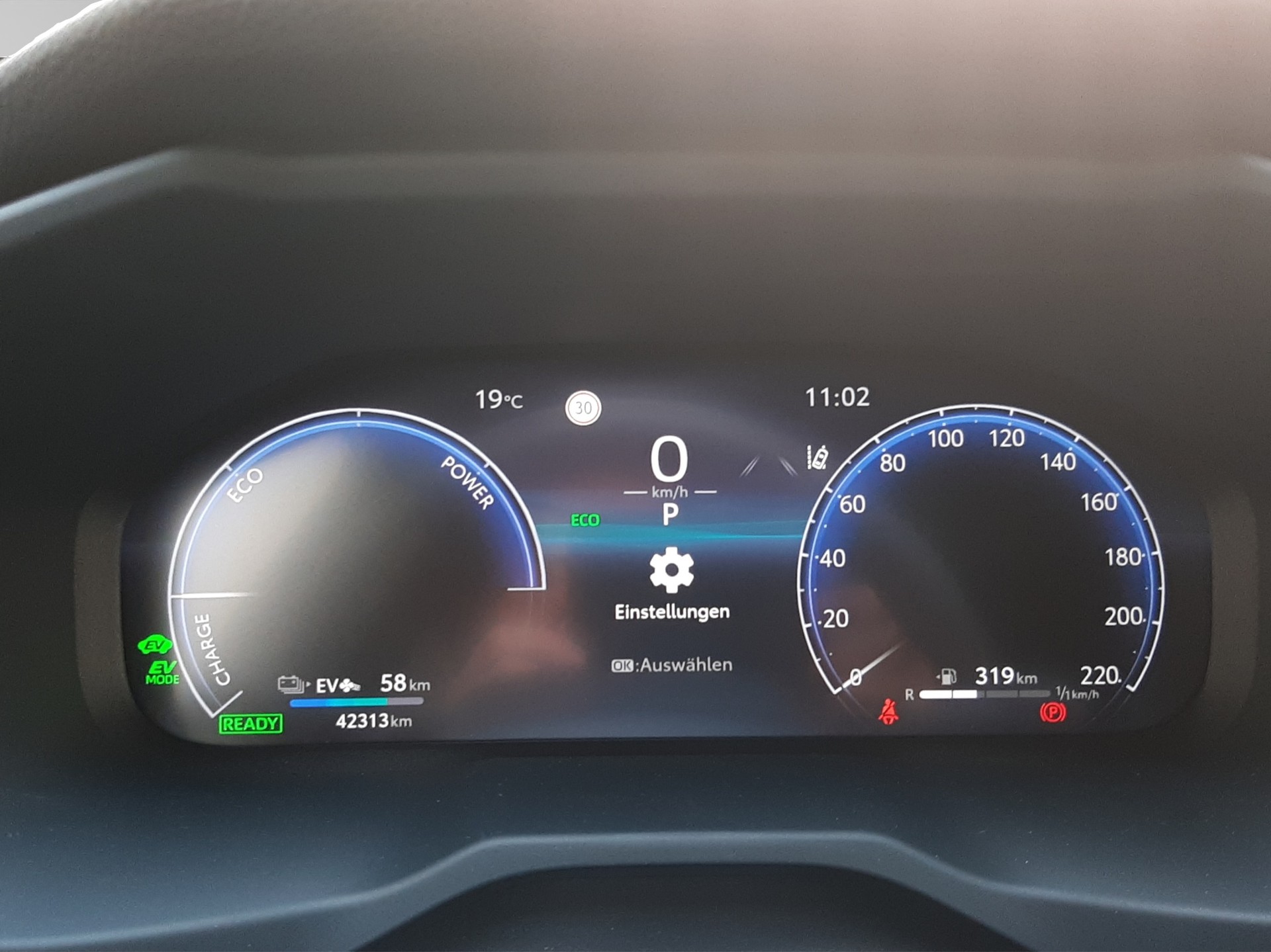 TOYOTA RAV4 2.5 Plug-In-Hybrid Platinum-image-9