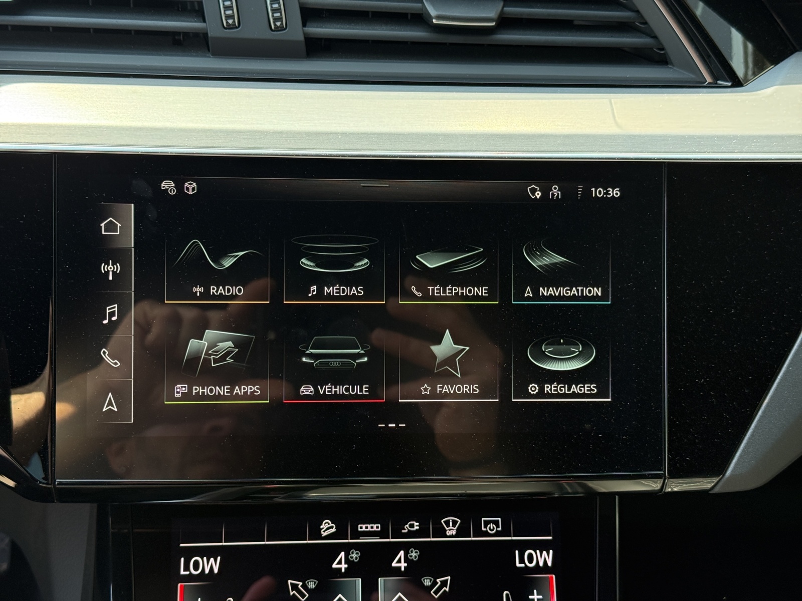AUDI e-tron 55 S Line Black Edition quattro-image-16