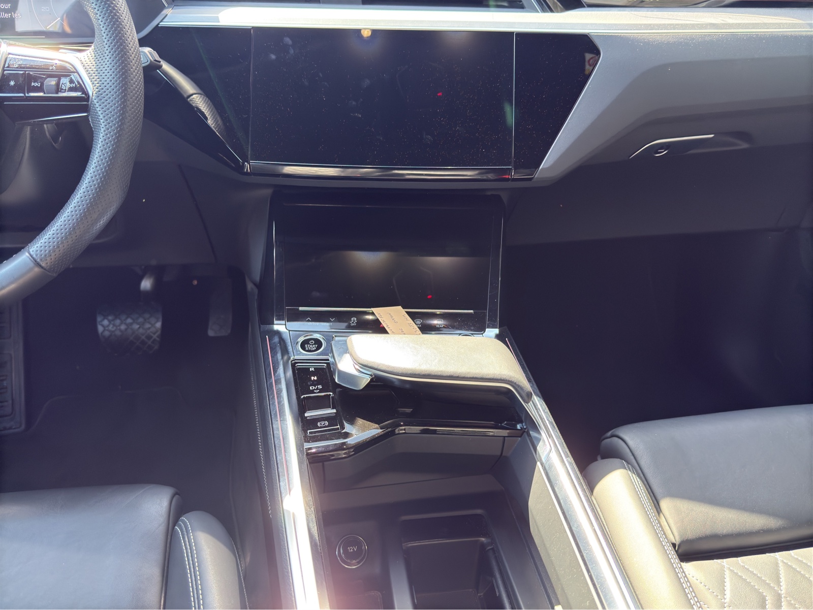 AUDI e-tron 55 S Line Black Edition quattro-image-11