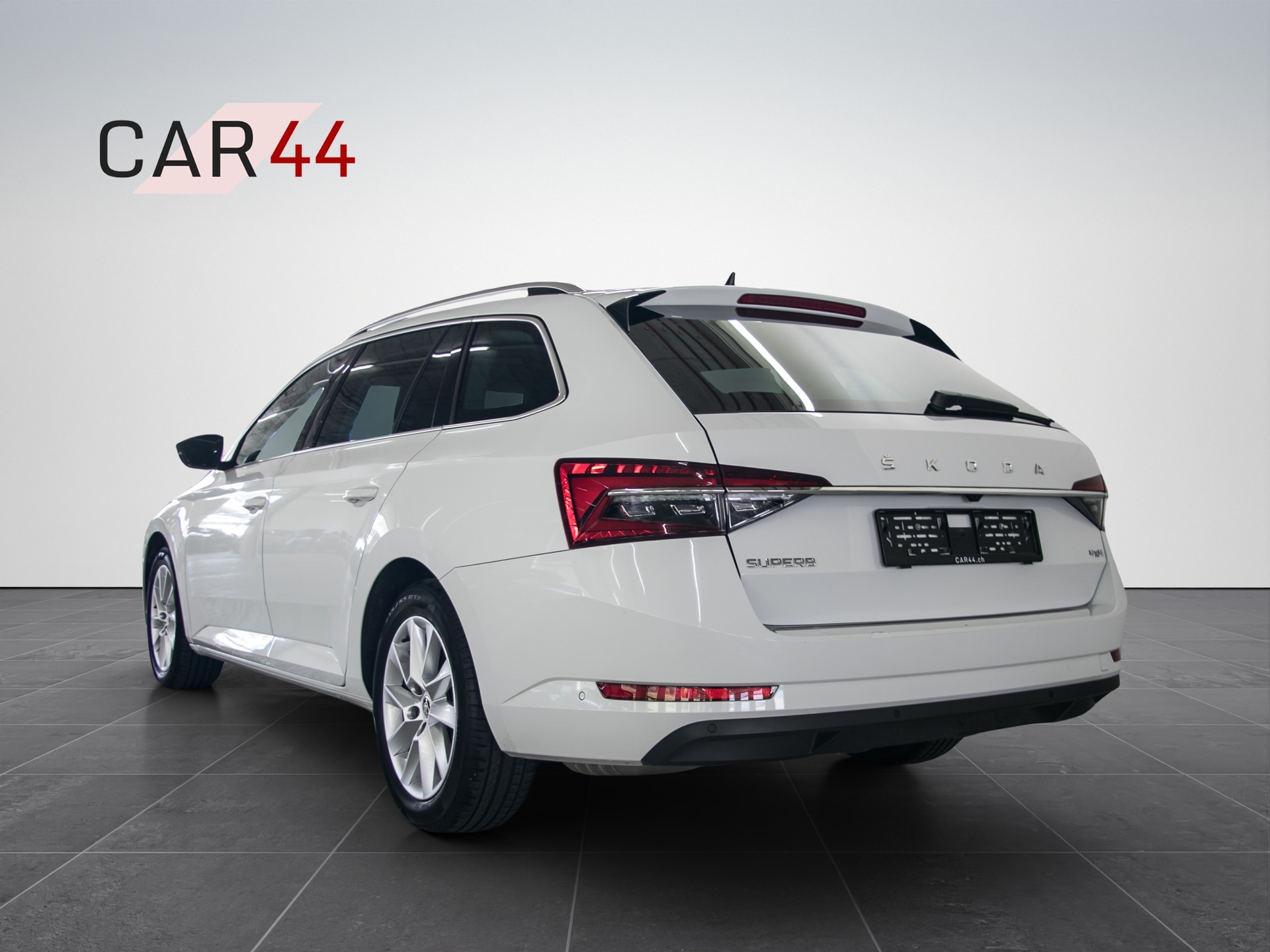 SKODA Superb Combi 2.0 TDi Style 4x4 DSG-image-2