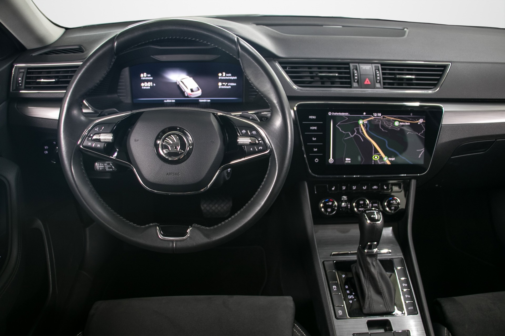 SKODA Superb Combi 2.0 TDi Style 4x4 DSG-image-4