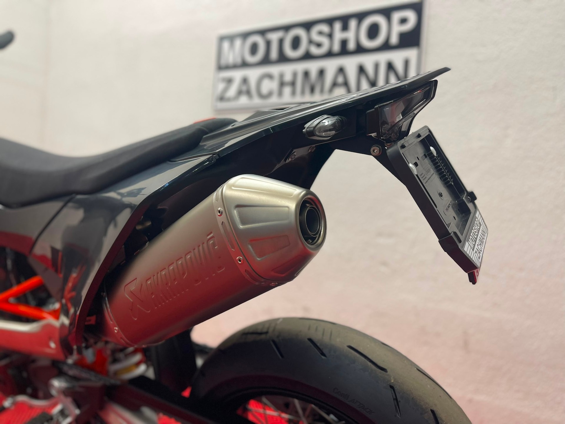 KTM 690 SMC R ABS (35 kW)-image-8