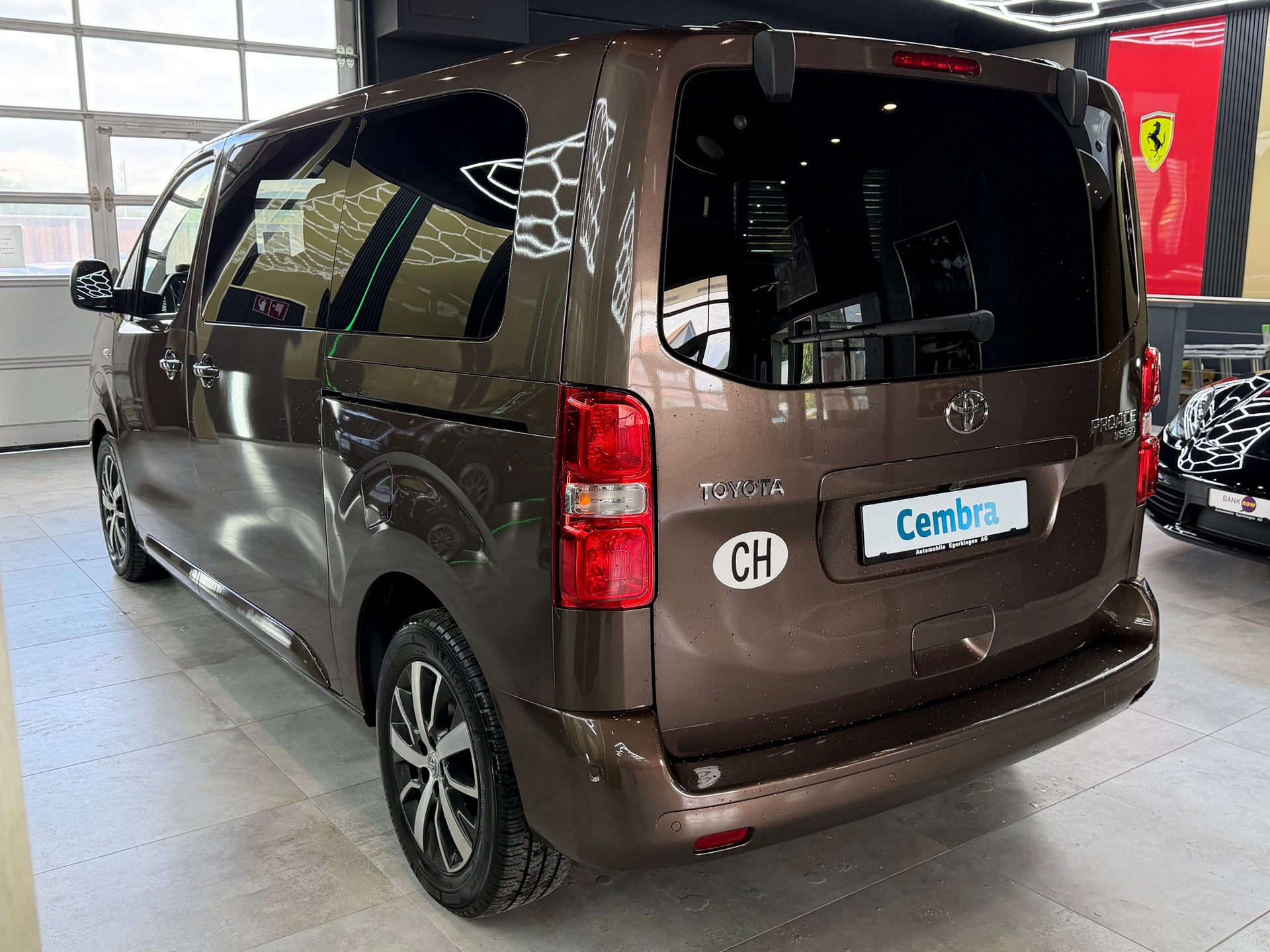 TOYOTA Proace Verso 2.0 D-4D Family L1 Automatic-image-6