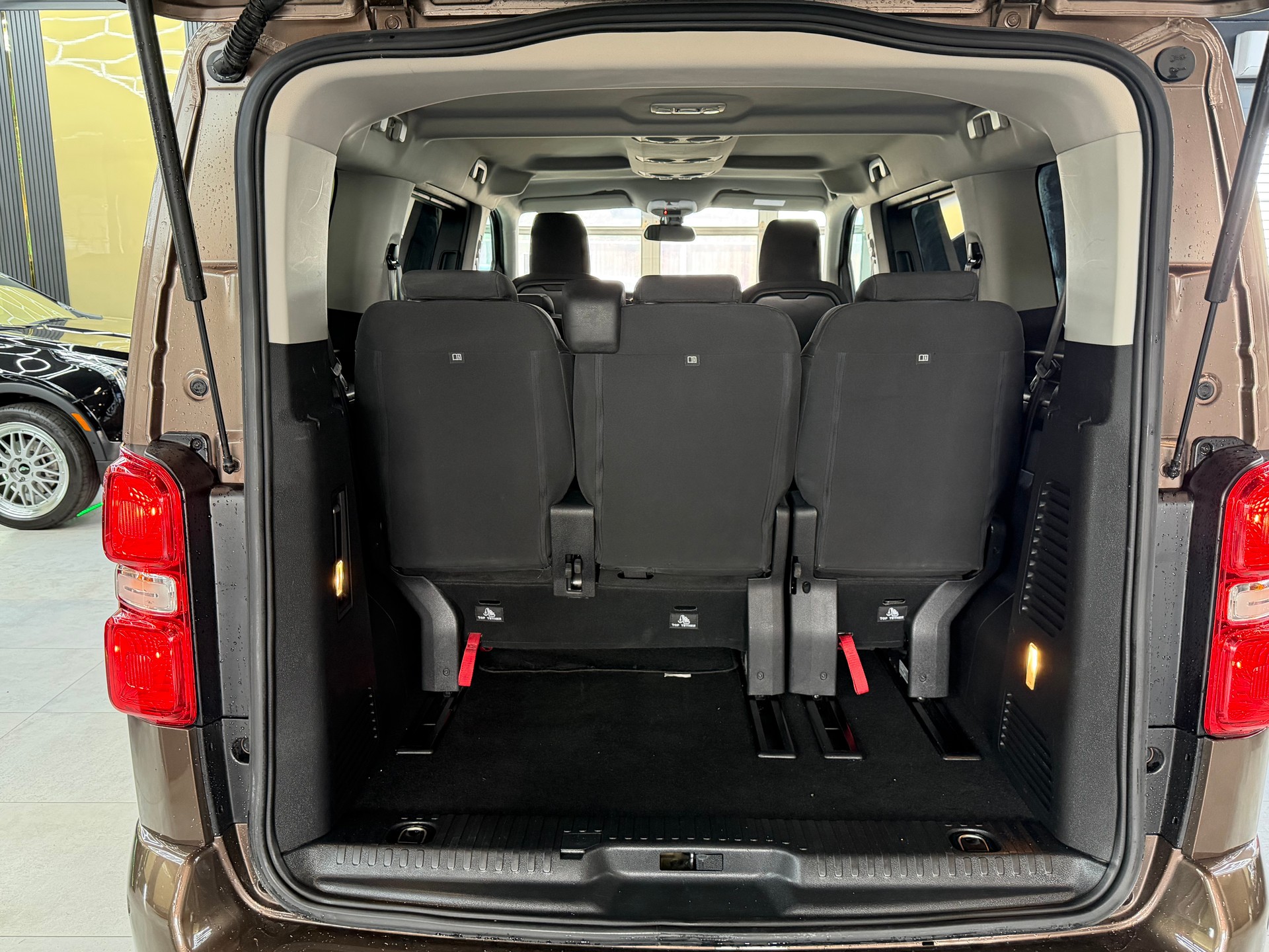 TOYOTA Proace Verso 2.0 D-4D Family L1 Automatic-image-14