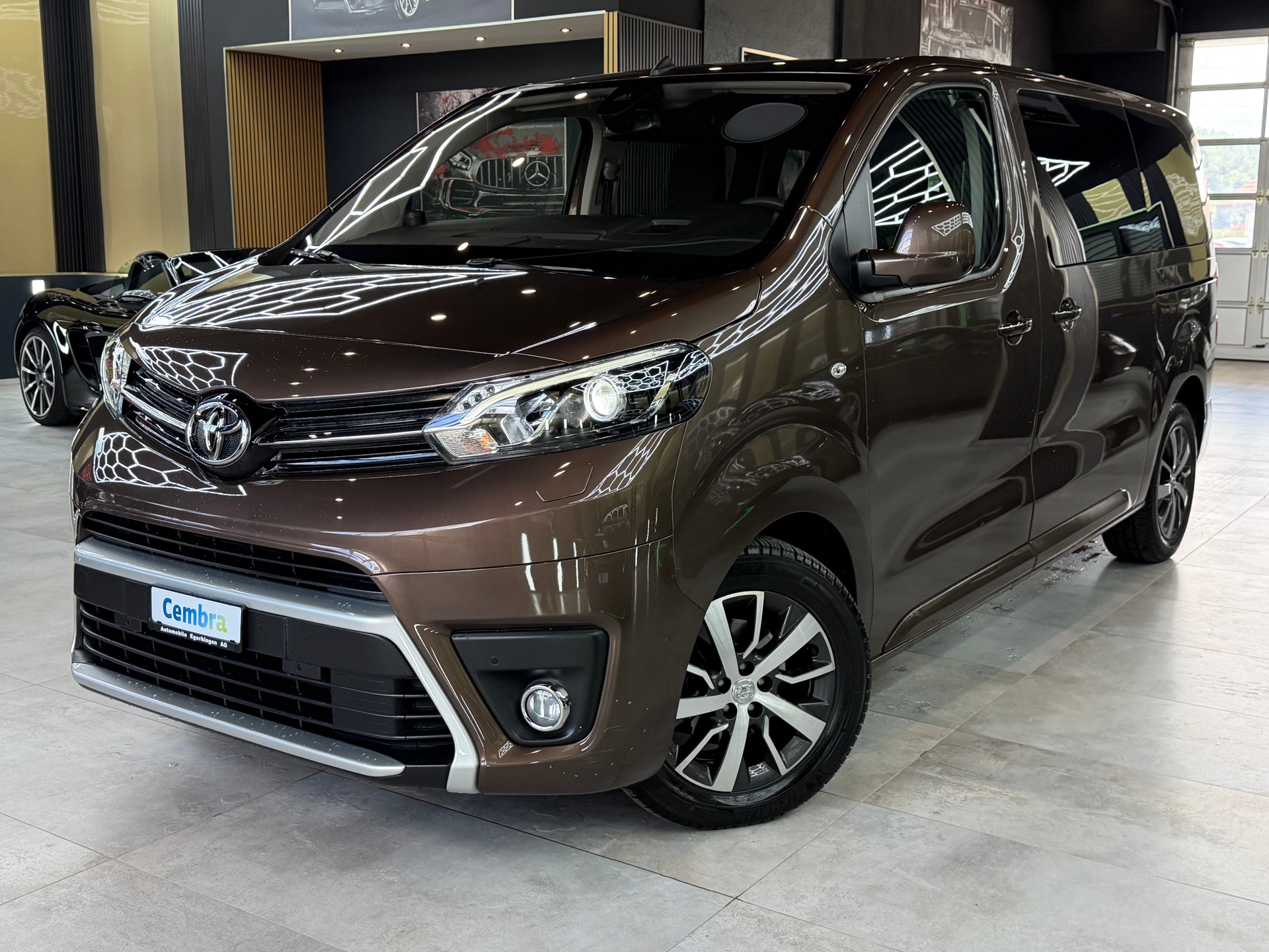 TOYOTA Proace Verso 2.0 D-4D Family L1 Automatic-image-0