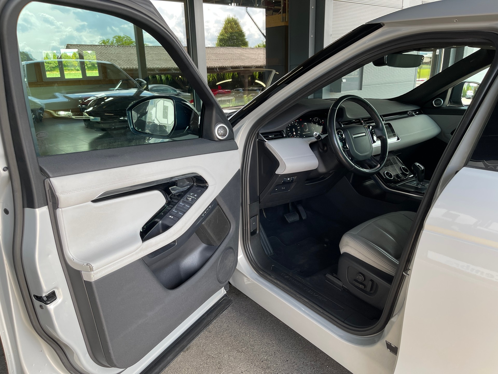 LAND ROVER Range Rover Evoque P 200 MHEV AT9-image-6