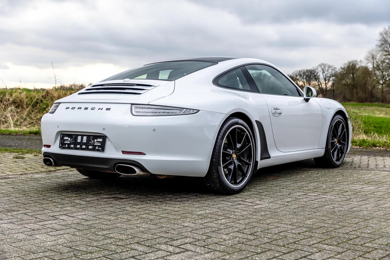 PORSCHE Carrera (991)-showroom-element-1