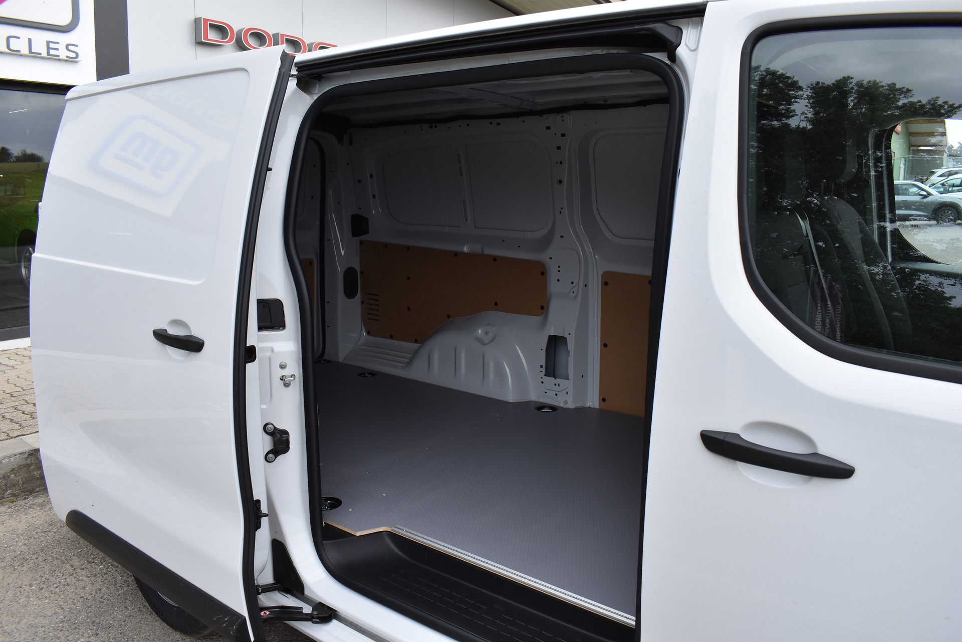 TOYOTA Proace EV 75kWh Long Active-image-12