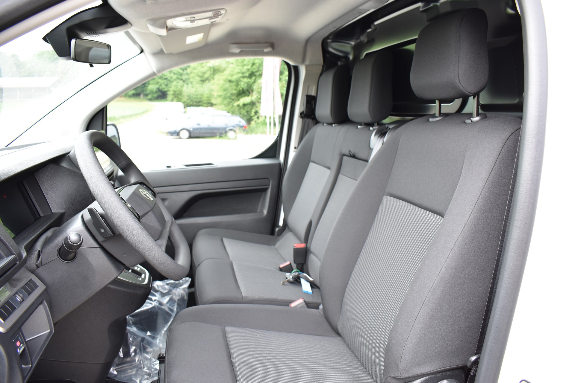 TOYOTA Proace EV 75kWh Long Active-image-9