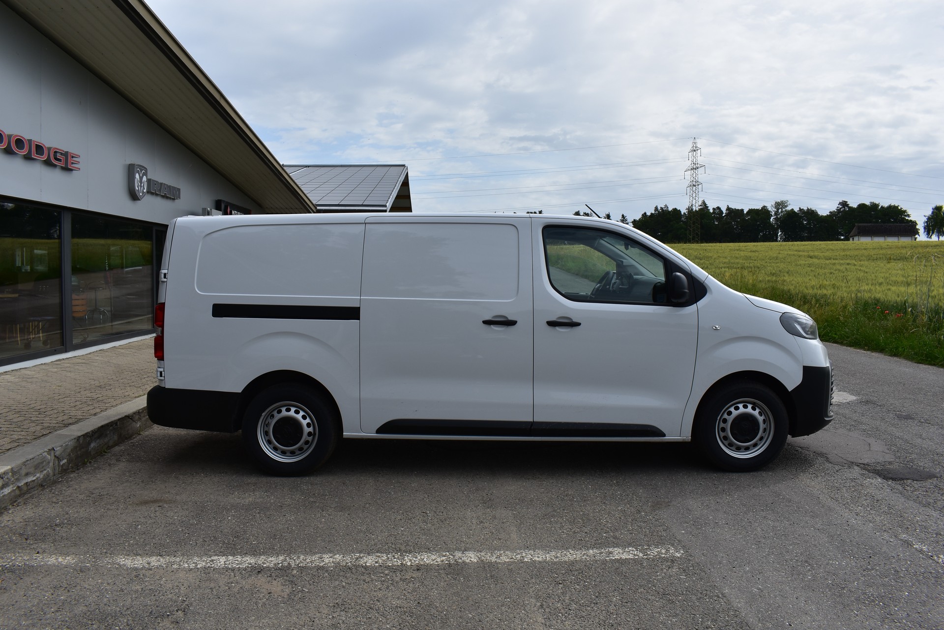 TOYOTA Proace EV 75kWh Long Active-image-2