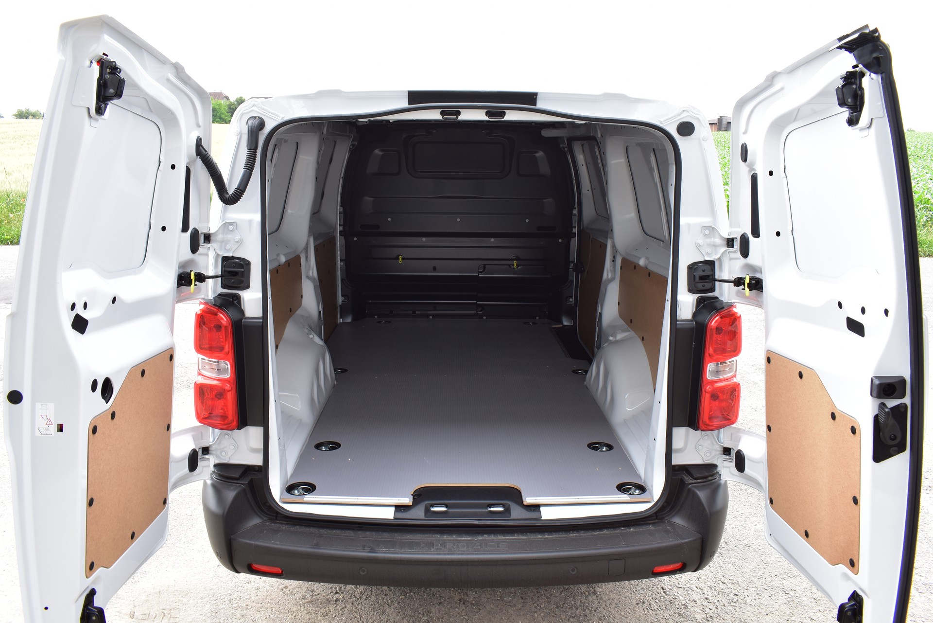 TOYOTA Proace EV 75kWh Long Active-image-11