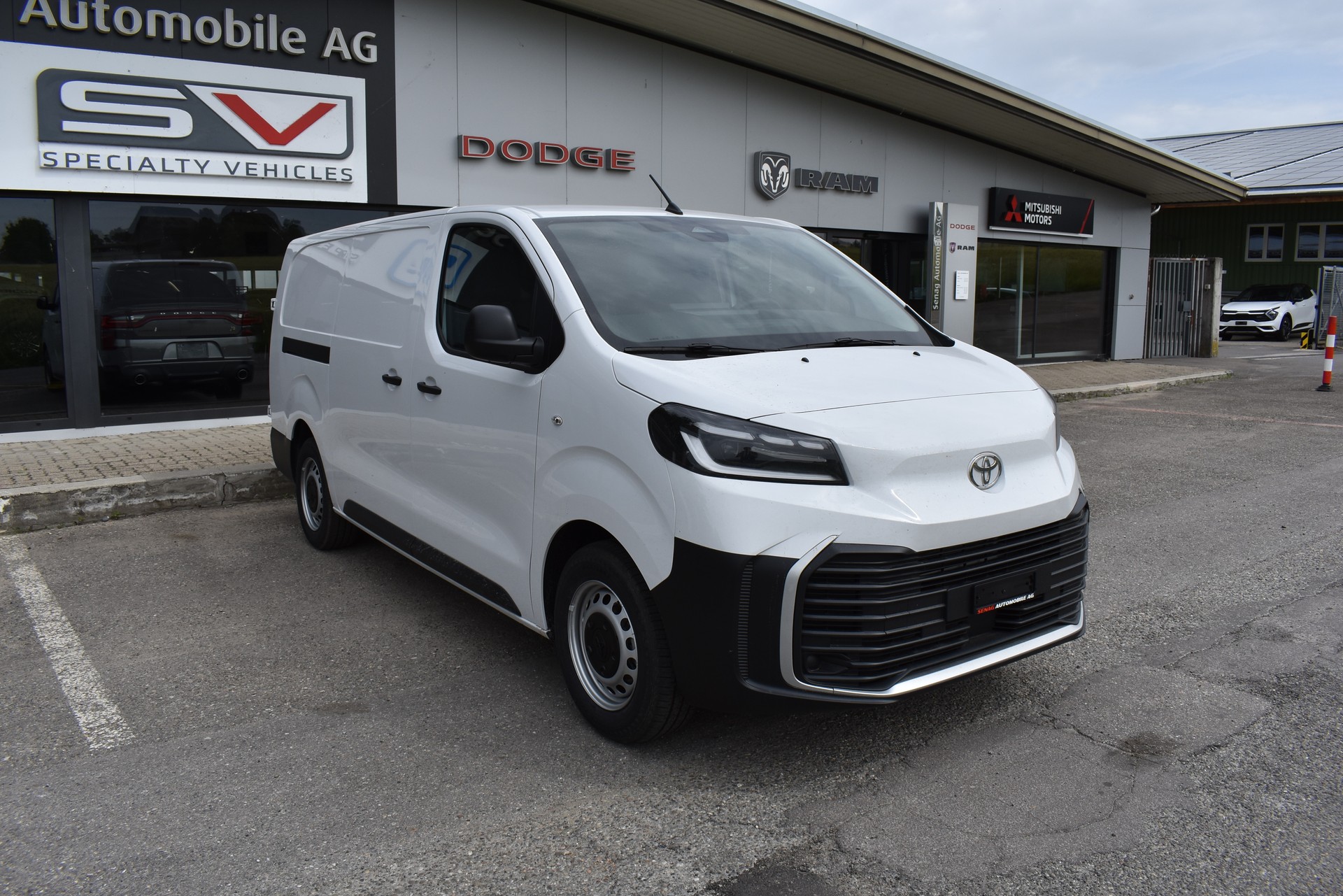 TOYOTA Proace EV 75kWh Long Active-image-1