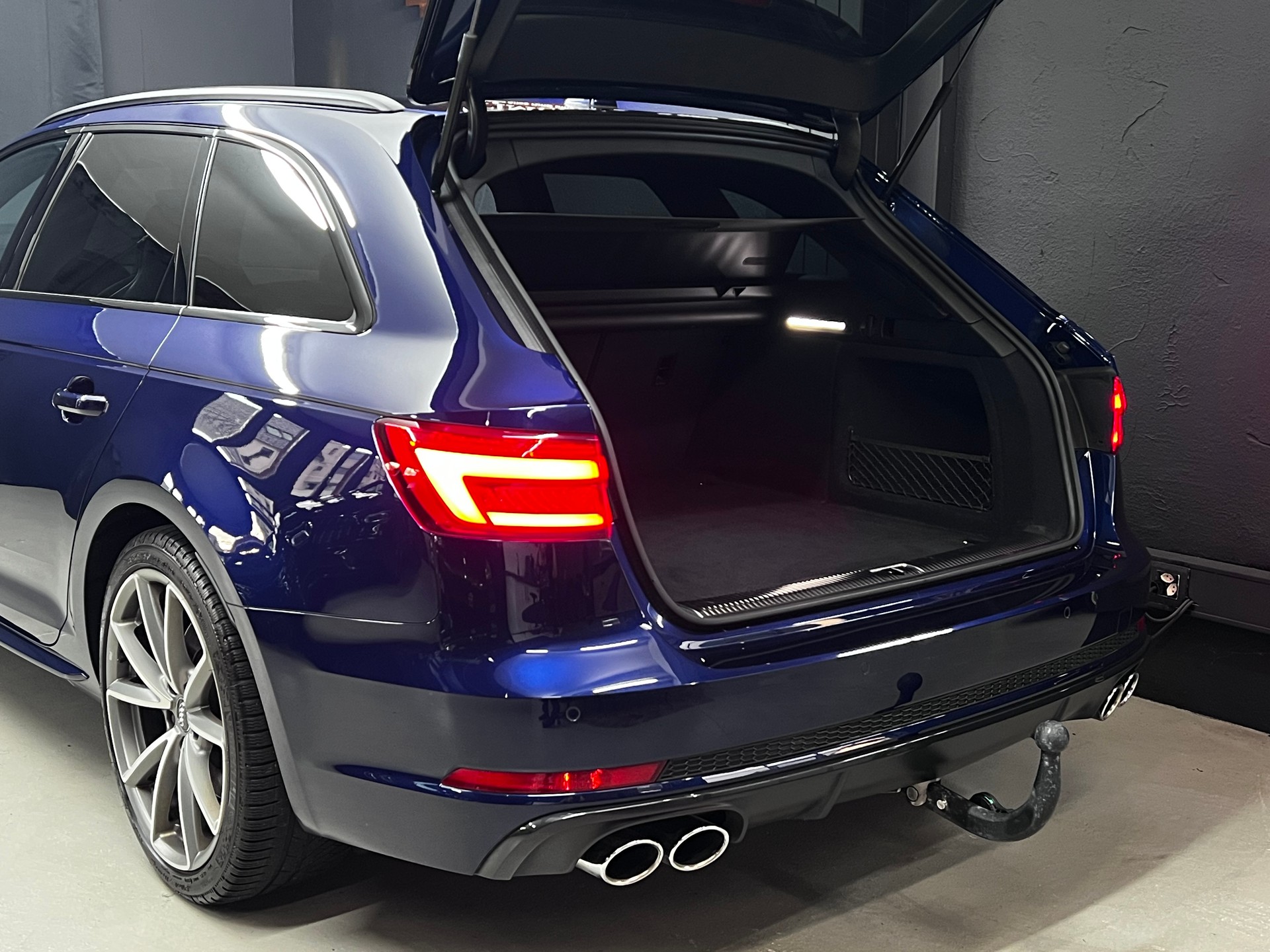 AUDI S4 Avant 3.0 TFSI quattro tiptronic-image-7