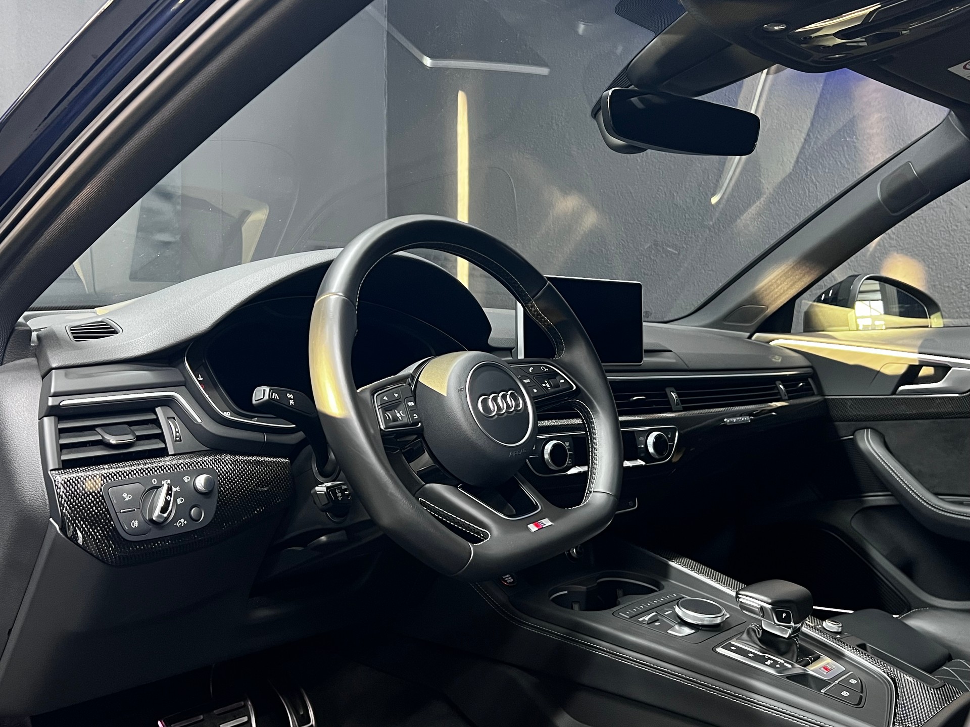 AUDI S4 Avant 3.0 TFSI quattro tiptronic-image-9